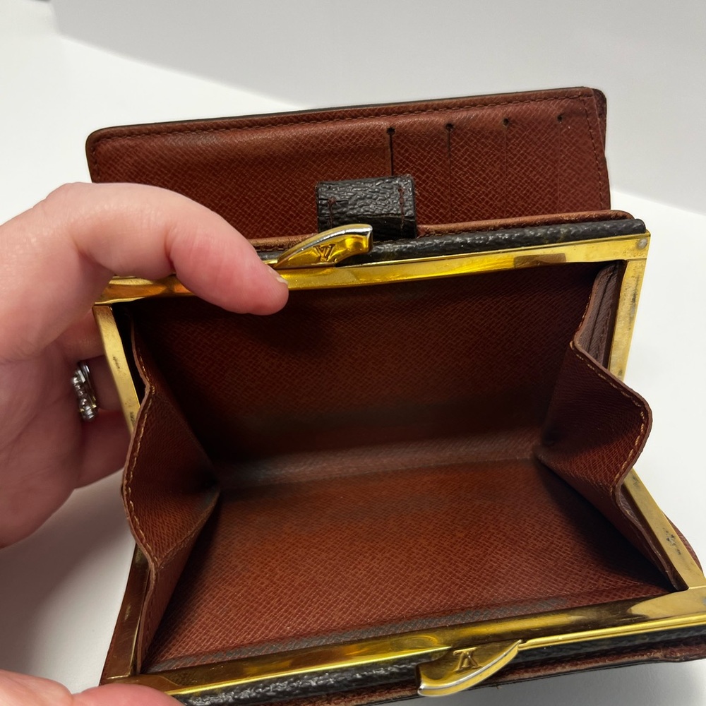 Louis Vuitton Compact Wallet - Picture 4 of 6